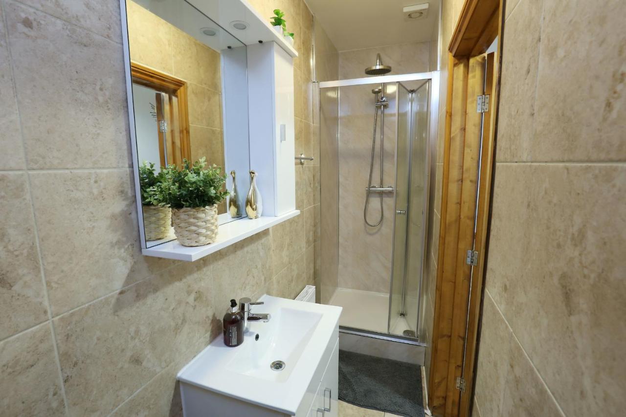 Luxurious Apartment "N22" Лондон Экстерьер фото